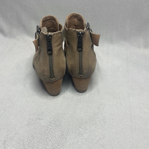 Vionic Tan Bootie Size 7.5 - Picture 3 of 5